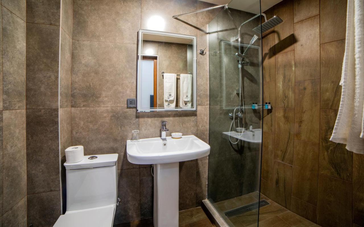 Elysium Gallery Hotel Yerevan Ngoại thất bức ảnh