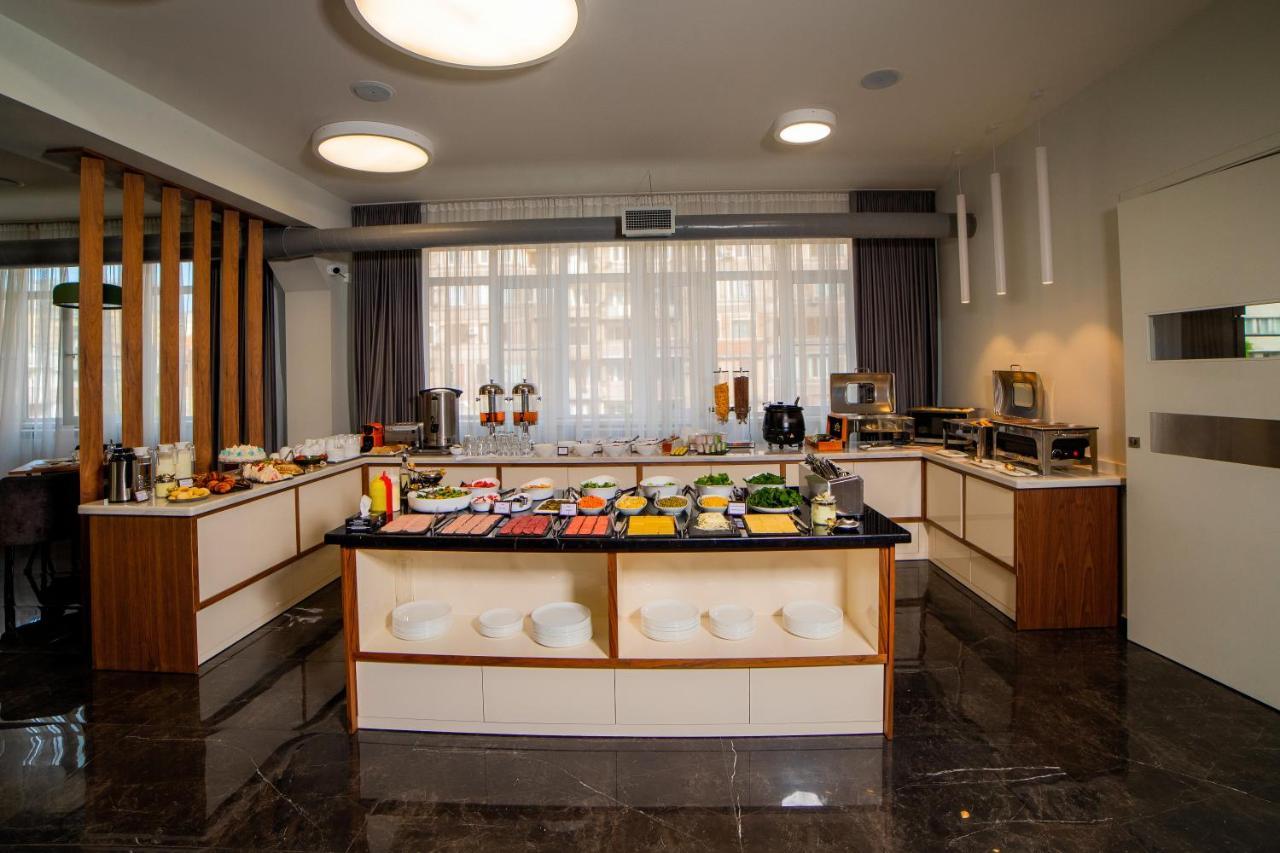 Elysium Gallery Hotel Yerevan Ngoại thất bức ảnh