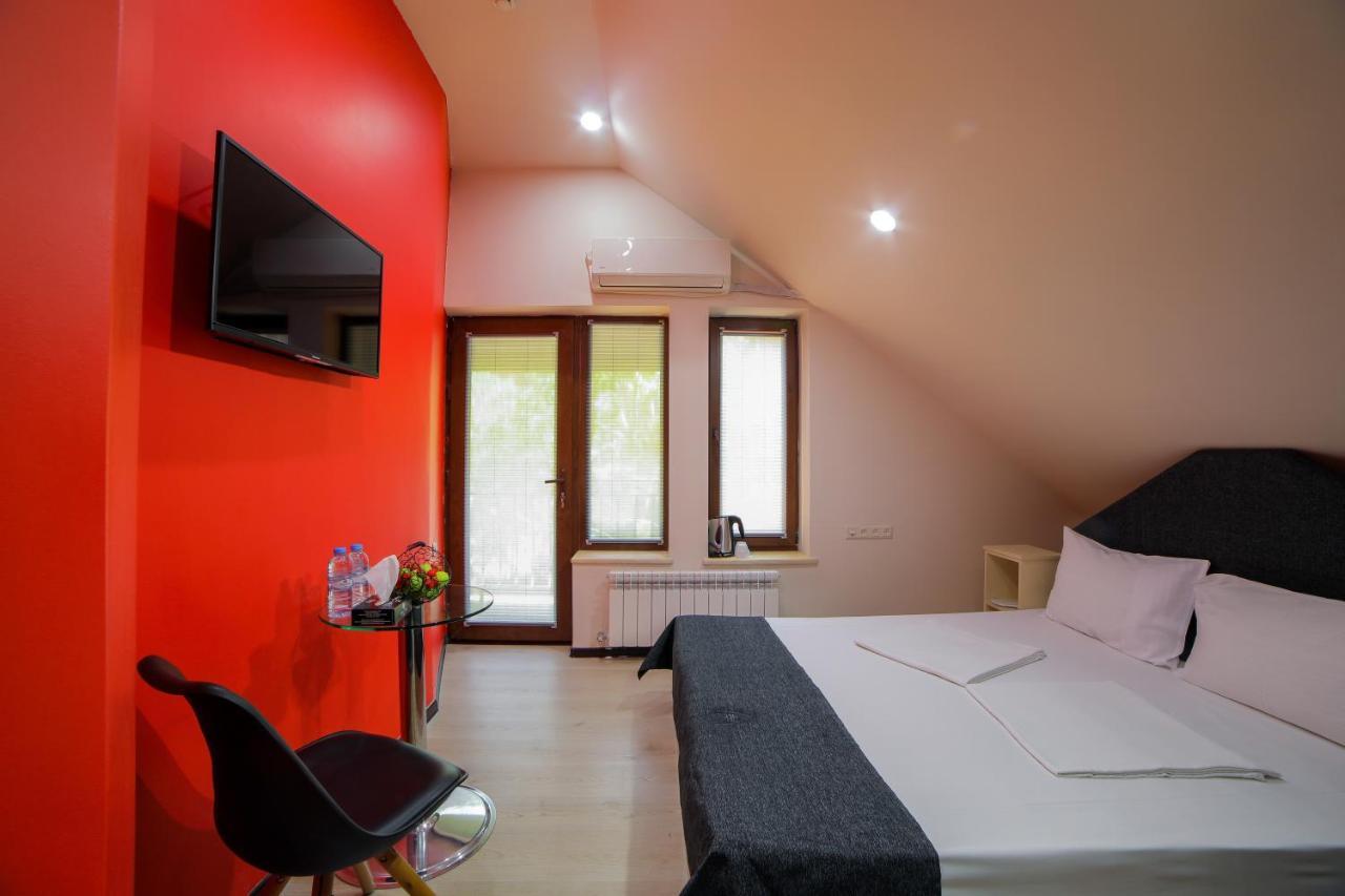 Elysium Gallery Hotel Yerevan Ngoại thất bức ảnh