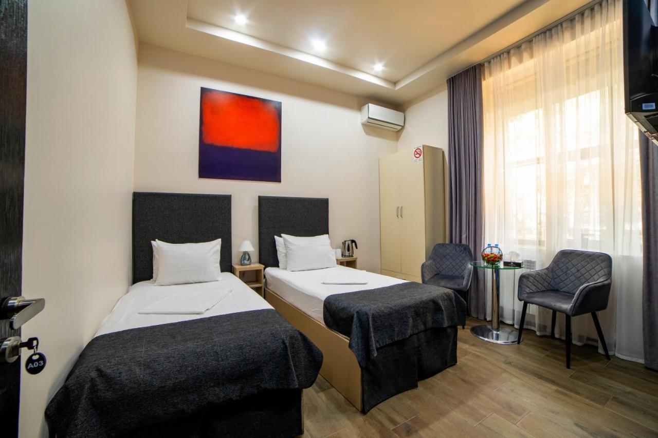 Elysium Gallery Hotel Yerevan Ngoại thất bức ảnh