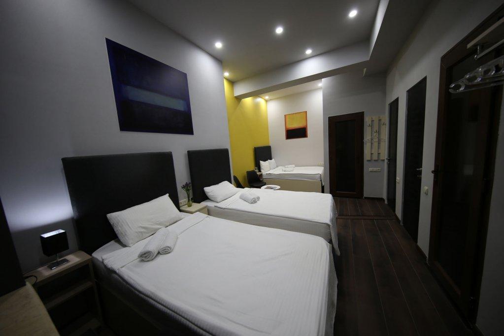 Elysium Gallery Hotel Yerevan Ngoại thất bức ảnh