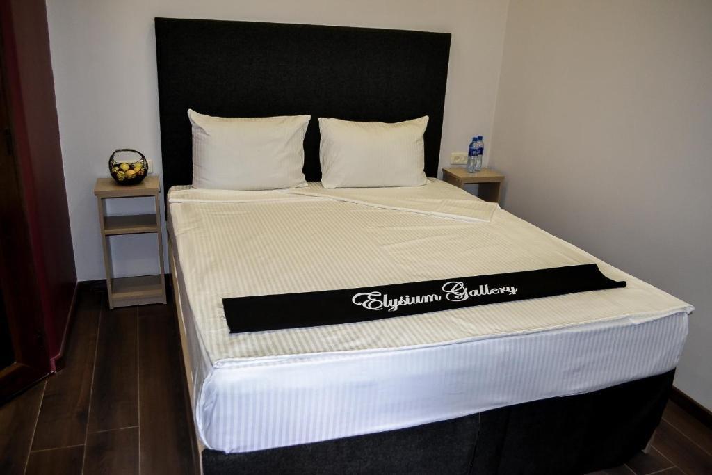 Elysium Gallery Hotel Yerevan Ngoại thất bức ảnh