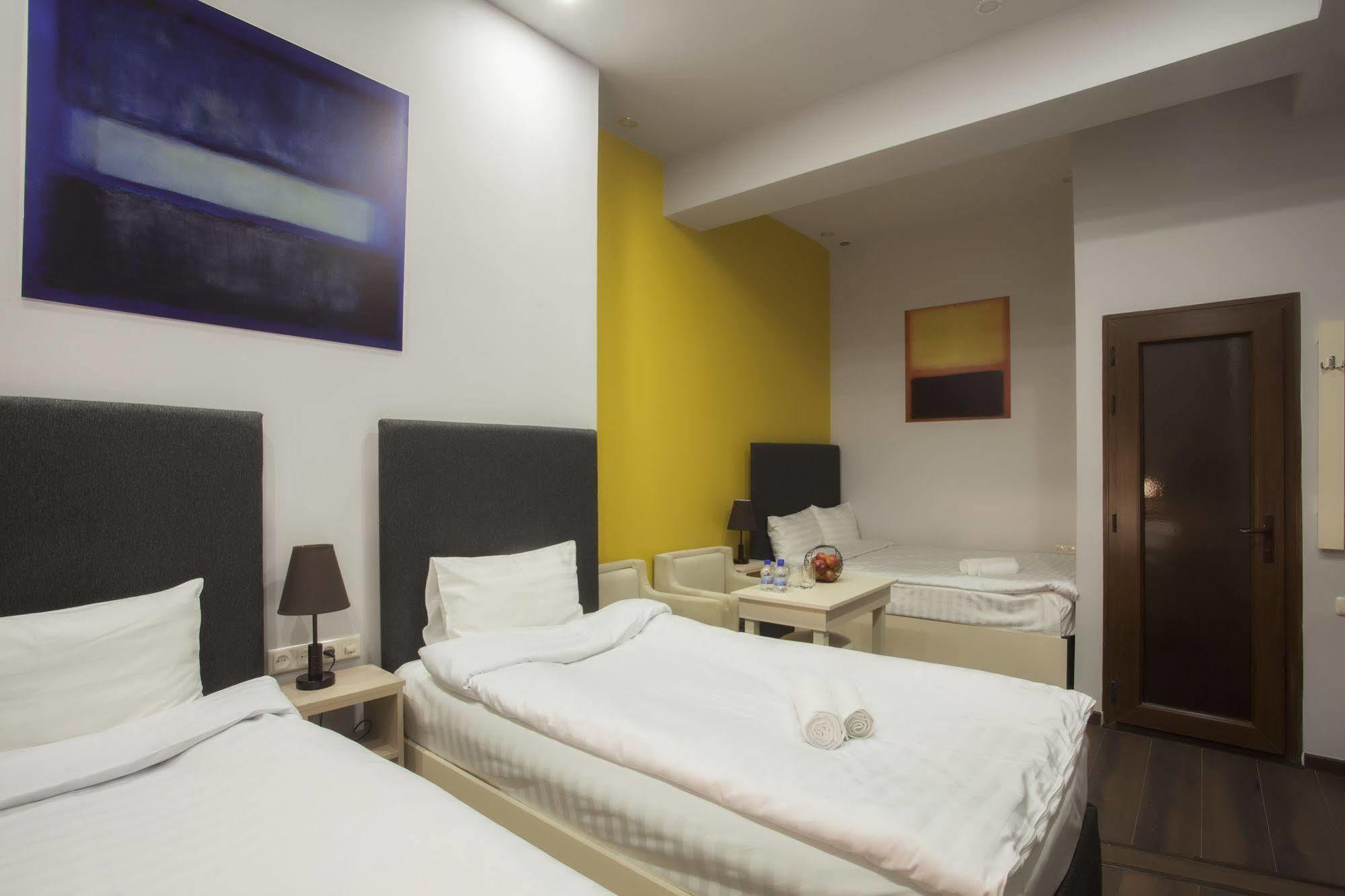 Elysium Gallery Hotel Yerevan Ngoại thất bức ảnh