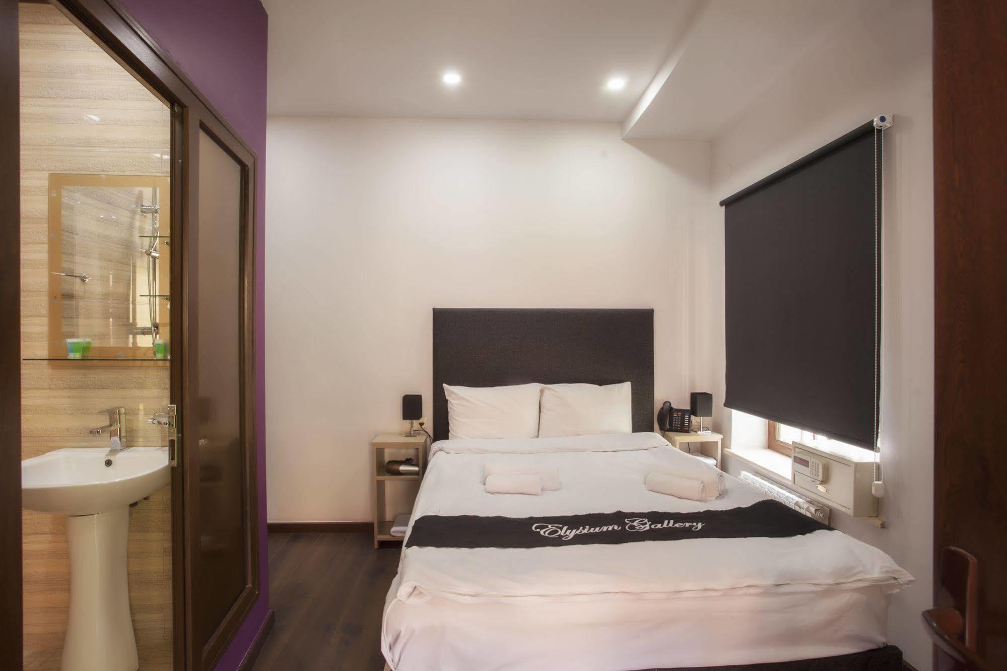 Elysium Gallery Hotel Yerevan Ngoại thất bức ảnh
