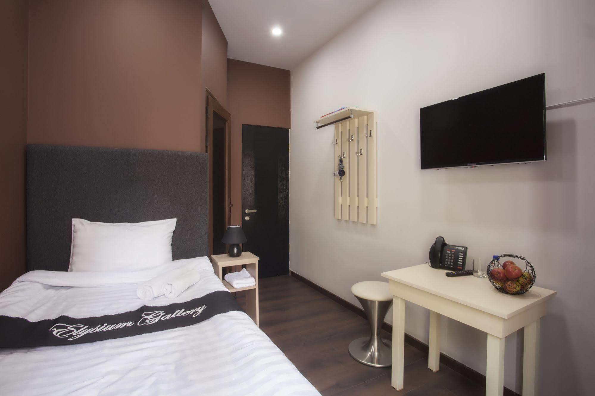 Elysium Gallery Hotel Yerevan Ngoại thất bức ảnh